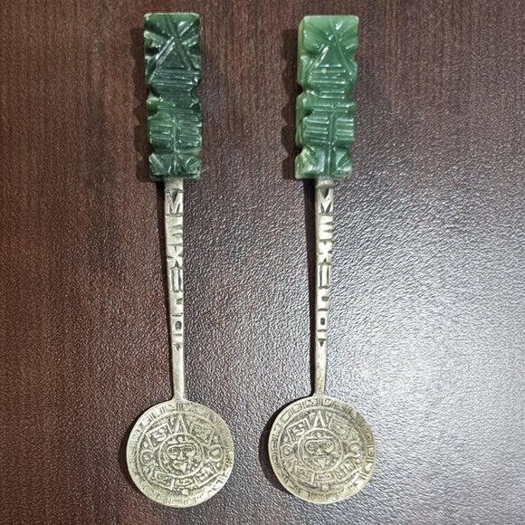 2 Vintage Mexico Sterling Silver .925 Souvenir Spoons Carved Jade Stone Handle - Picture 1 of 6